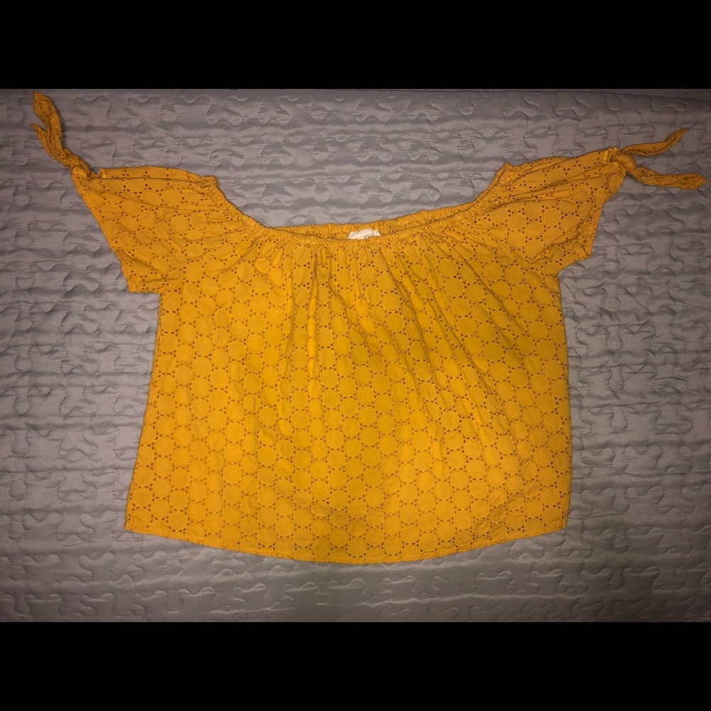 Off-the shoulder top